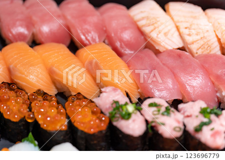 寿司 出前 寿司 出前 123696779