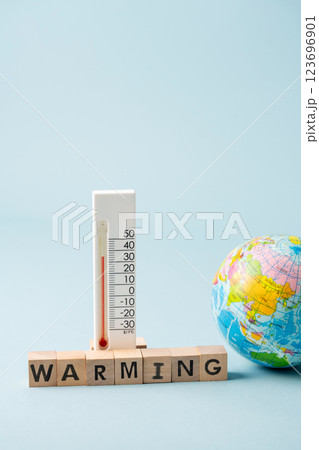 警告　地球温暖化　異常気象 123696901