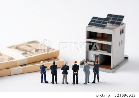 太陽光発電 お金 ビジネスマン 太陽光発電 お金 ビジネスマン 123696915