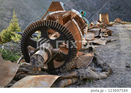 Rusty mechanical debris closeup Rusty mechanical debris closeup 123697584
