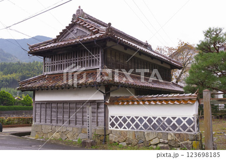 津和野城跡の馬場先櫓 津和野城跡の馬場先櫓 123698185