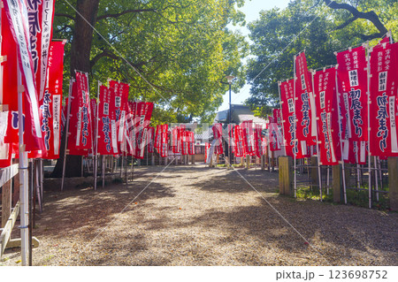住吉大社　境内　初辰さんの幟 123698752