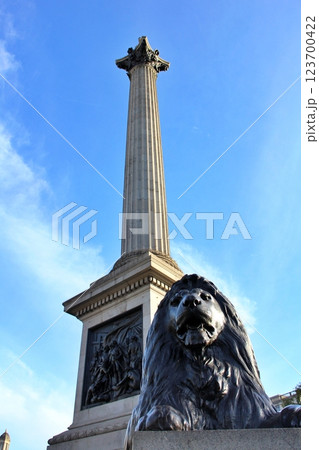 英国 ロンドン トラファルガー広場のネルソン記念碑 英国 ロンドン トラファルガー広場のネルソン記念碑 123700422