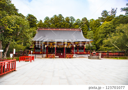 奥州一宮　塩釜神社左右宮拝殿 123701077