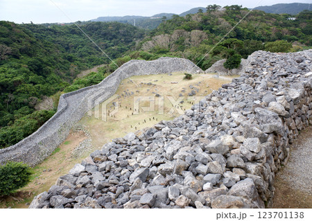 沖縄県　今帰仁城跡・志慶真門郭 123701138