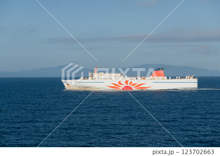 【さんふらあ　ふらの苫小牧行とさんふらわあ　だいせつ大洗行の離合　岩手県沖】 123702663