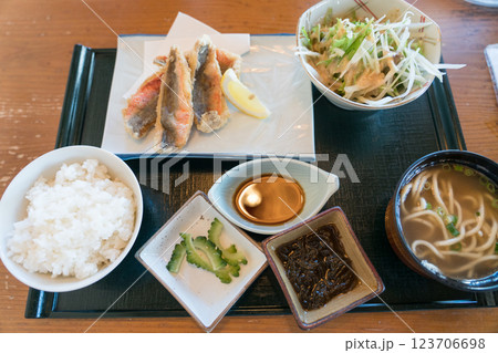 グルクンのフライ定食 123706698