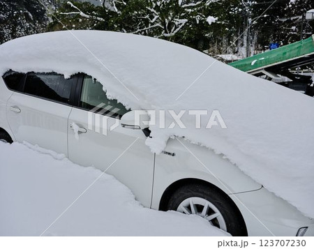 スキー場の駐車場 スキー場の駐車場 123707230