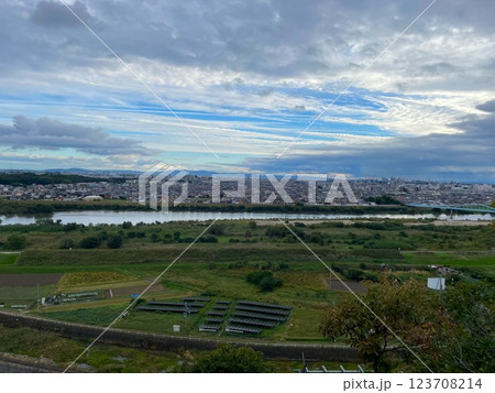 加古川の舛田山の巨石から見る風景 加古川の舛田山の巨石から見る風景 123708214