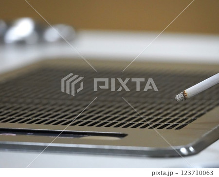 喫煙室の分煙機 123710063