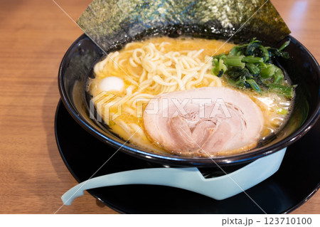 美味しい家系ラーメン 123710100