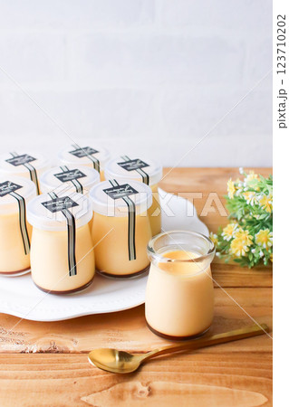 おしゃれなカフェのコーヒー 123710202