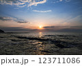 海に沈む夕日 123711086