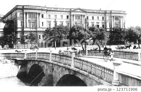 古写真　1918-1923年　東京　日本橋の日本銀行本店 123711906