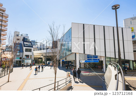 東京　下北沢駅東口 123712168