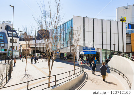 東京　下北沢駅東口 123712169