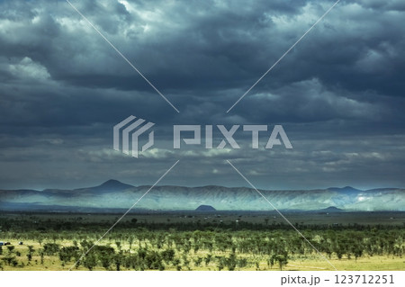 beautiful view of the mountains 123712251