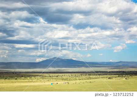 beautiful view of the mountains 123712252