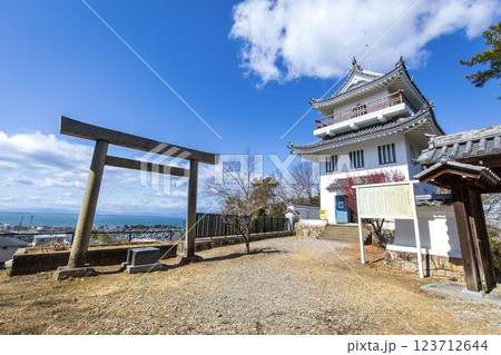 常滑市、城山公園の大野城模擬天守 123712644