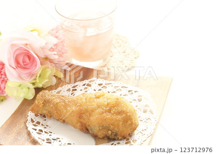 フライドチキン 123712976