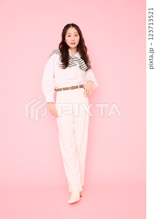 春のファッションポートレート 春のファッションポートレート 123713521