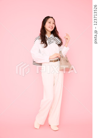 春のファッションポートレート 春のファッションポートレート 123713526