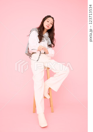 春のファッションポートレート 春のファッションポートレート 123713534