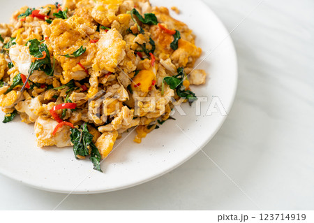 stir-fried egg with Thai basil and chilli 123714919