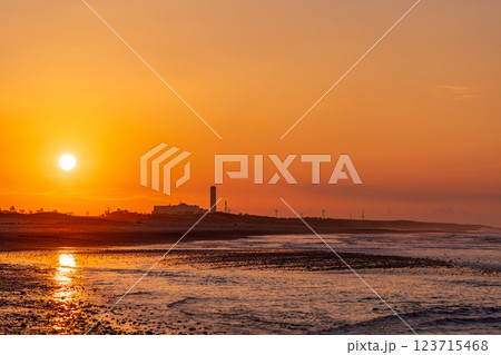 【静岡県】中田島砂丘　日の出 123715468