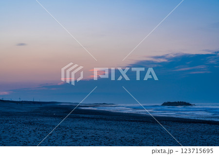 【静岡県】中田島砂丘　夜明け前 123715695