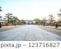 大阪城の大手門 123716827