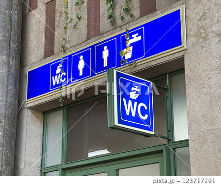 Signs of the public restroom at the station building 123717291