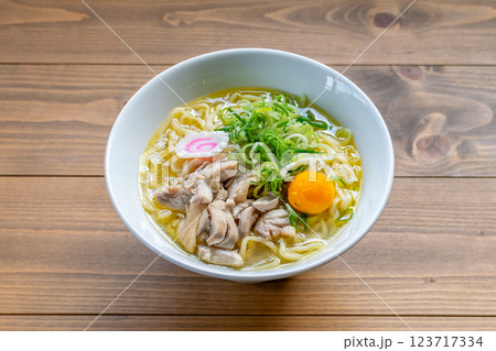 山形中華そば 鶏肉入り 山形中華そば 鶏肉入り 123717334