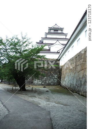 会津鶴ヶ城 123718170