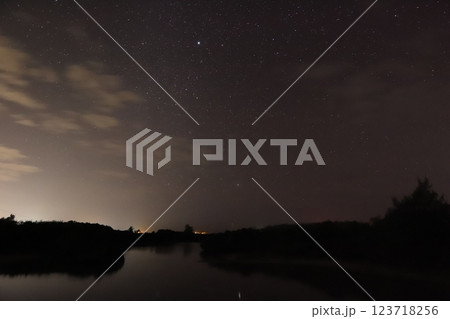 夏の夜空 123718256