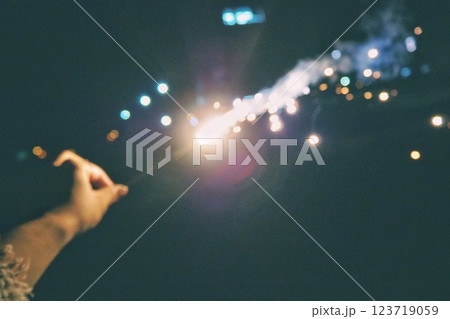 カラフルな光 123719059