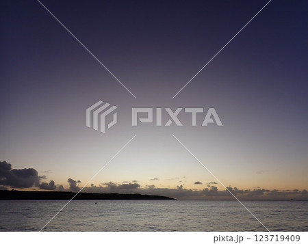 与那覇サンセット 123719409