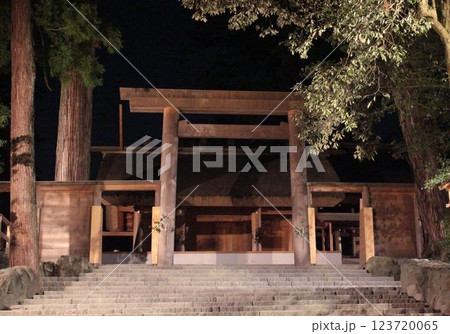 伊勢神宮　内宮の正宮 123720065