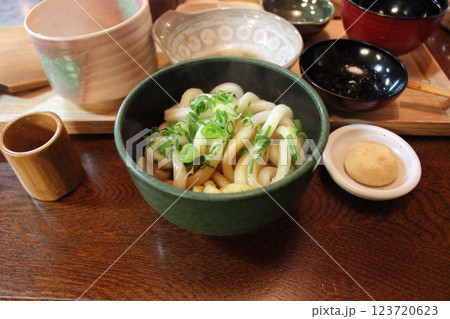 伊勢うどん 123720623
