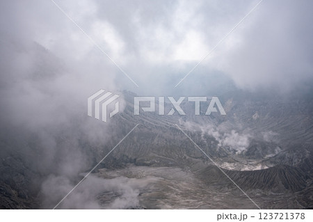 インドネシアのバンドンにあるタンクバンプラフ インドネシアのバンドンにあるタンクバンプラフ 123721378