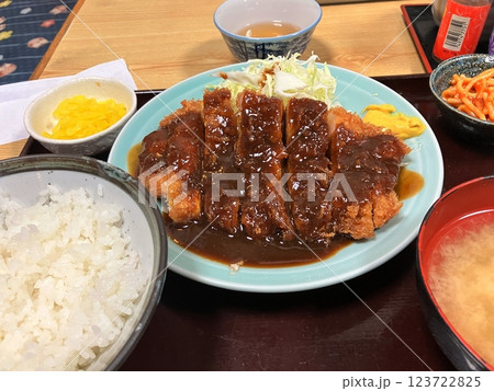 味噌カツ定食　本日の定食　味噌カツ定食 123722825
