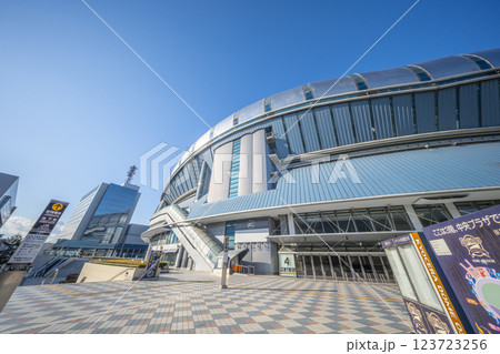 晴天の京セラドーム大阪（大阪ドーム） 123723256