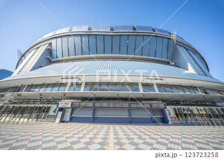 晴天の京セラドーム大阪（大阪ドーム） 123723258