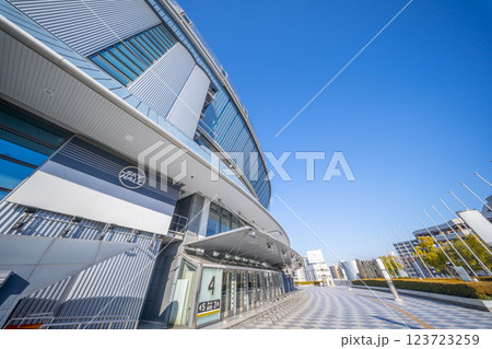 晴天の京セラドーム大阪（大阪ドーム） 123723259