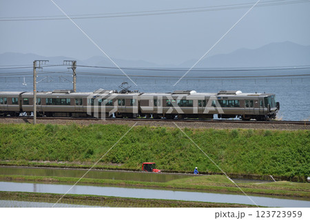 湖西線を走る223系新快速電車 123723959