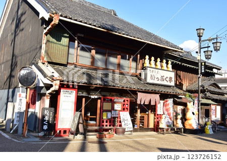 愛知県　豊川稲荷門前町の門前茶屋 123726152