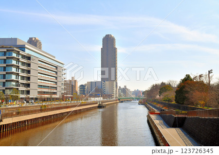 清水橋／横十間川より本村橋方面を望む(東京都江東区)【2025.3】 123726345