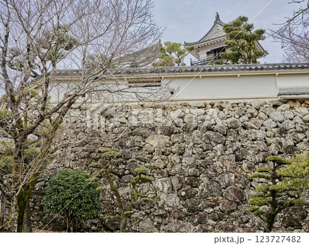 お城の石垣 お城の石垣 123727482