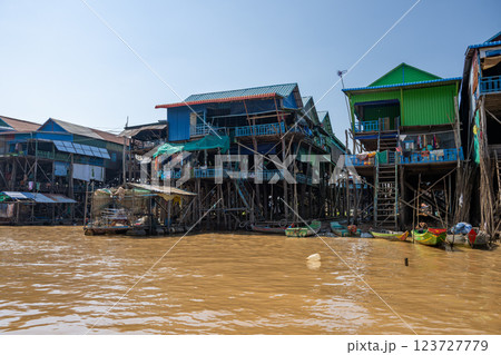 カンボジア　トンレサップ湖 123727779