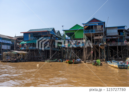 カンボジア トンレサップ湖 カンボジア トンレサップ湖 123727780